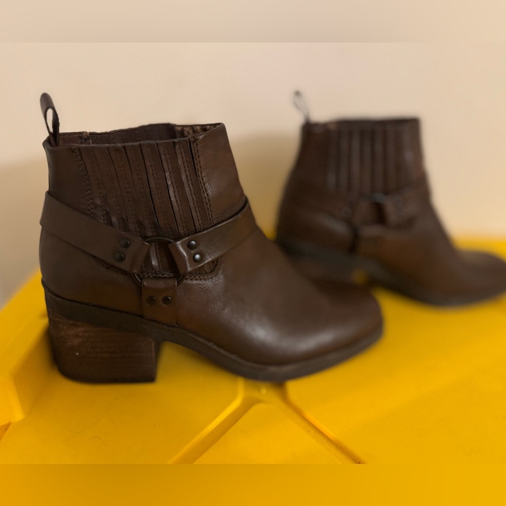 BOC Brown Boots 
Women’s 9
Square toe